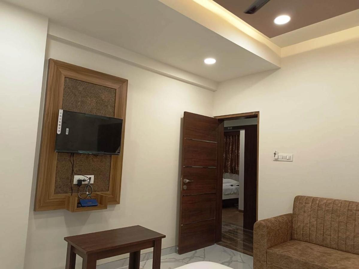 Sai Sagar Lodging & Boarding Ulhāsnagar 外观 照片